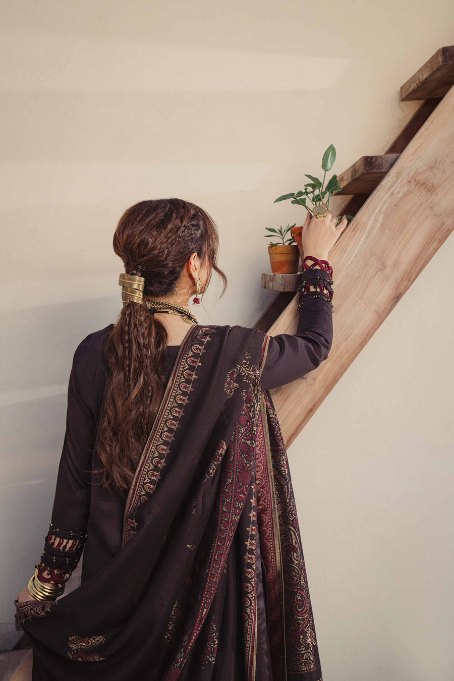 Nishat Sunehray Din Embroidered Sateen Unstitched 3Pc Suit - 42303382