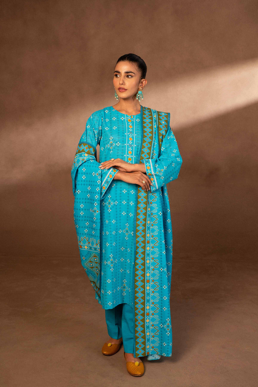Nishat Winter Printed Khaddar Unstitched 3Pc Suit - 42306491