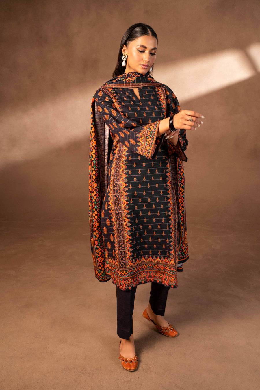Nishat Winter Printed Khaddar Unstitched 3Pc Suit - 42306496