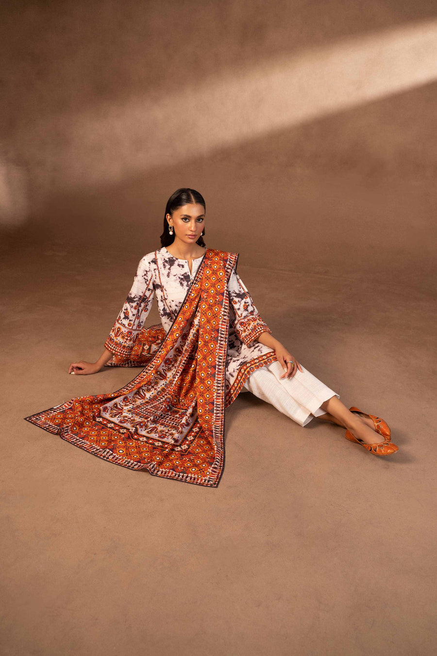 Nishat Winter Printed Khaddar Unstitched 3Pc Suit - 42306497
