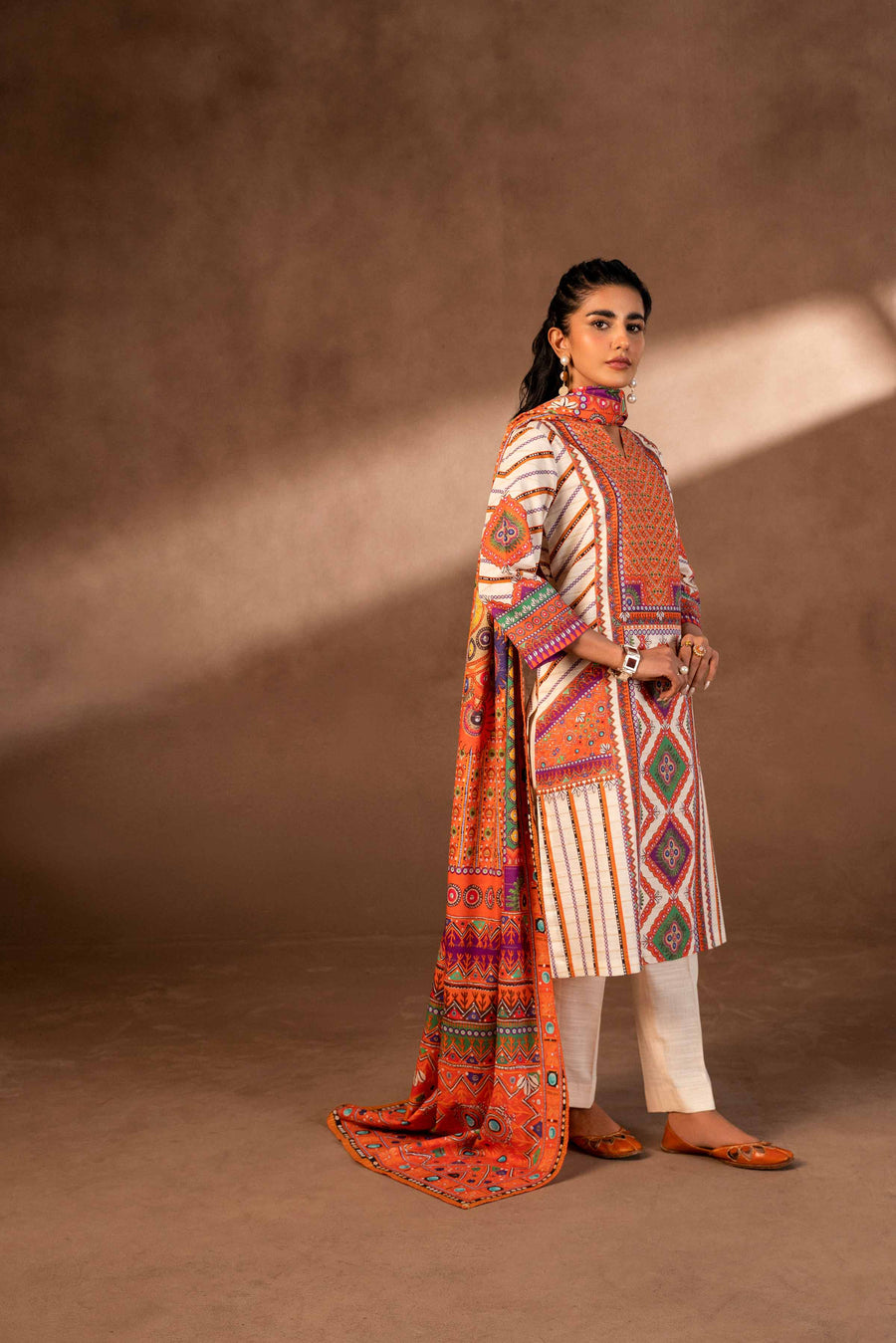 Nishat Winter Printed Khaddar Unstitched 3Pc Suit - 42306498