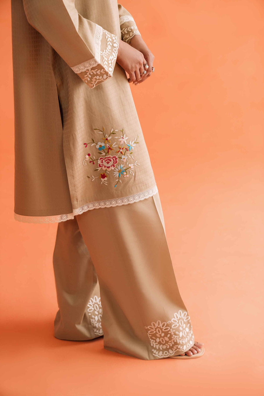 Nishat Spring it on Dyed Embroidered Unstitched 2Pc Suit - 42401001