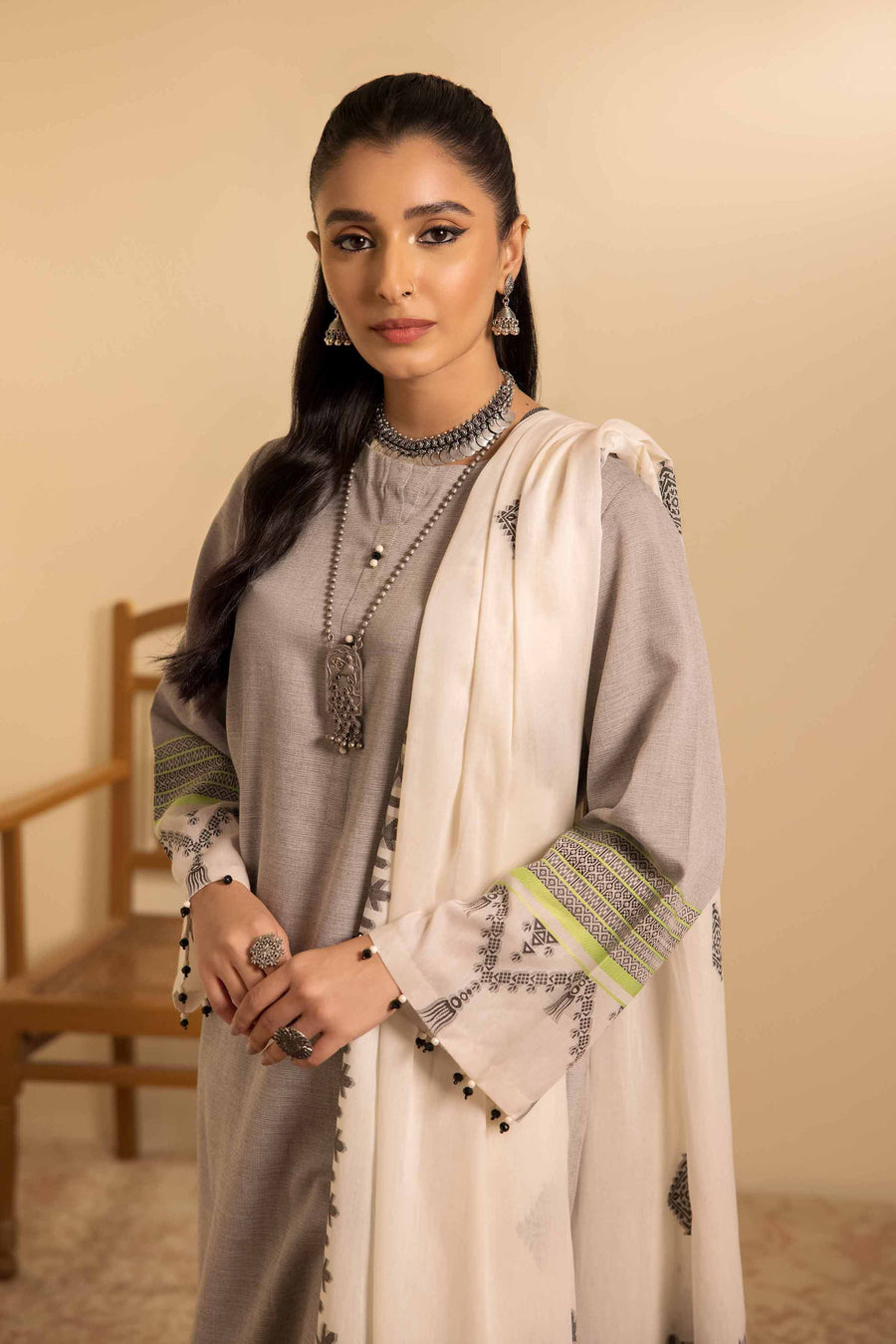 Nishat Spring it on Embroidered Jacquard Unstitched 2Pc Suit - 42401008