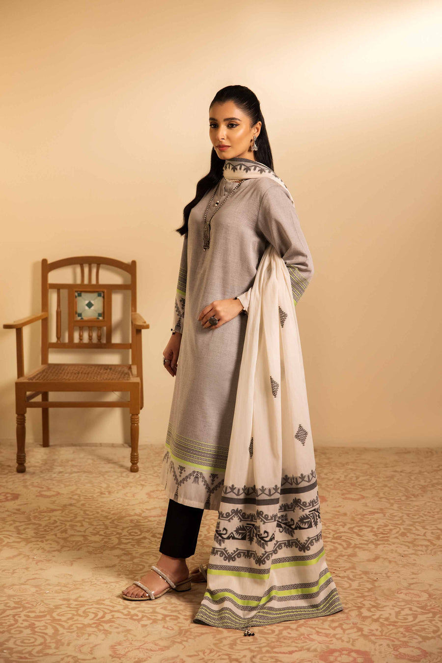 Nishat Spring it on Embroidered Jacquard Unstitched 2Pc Suit - 42401008