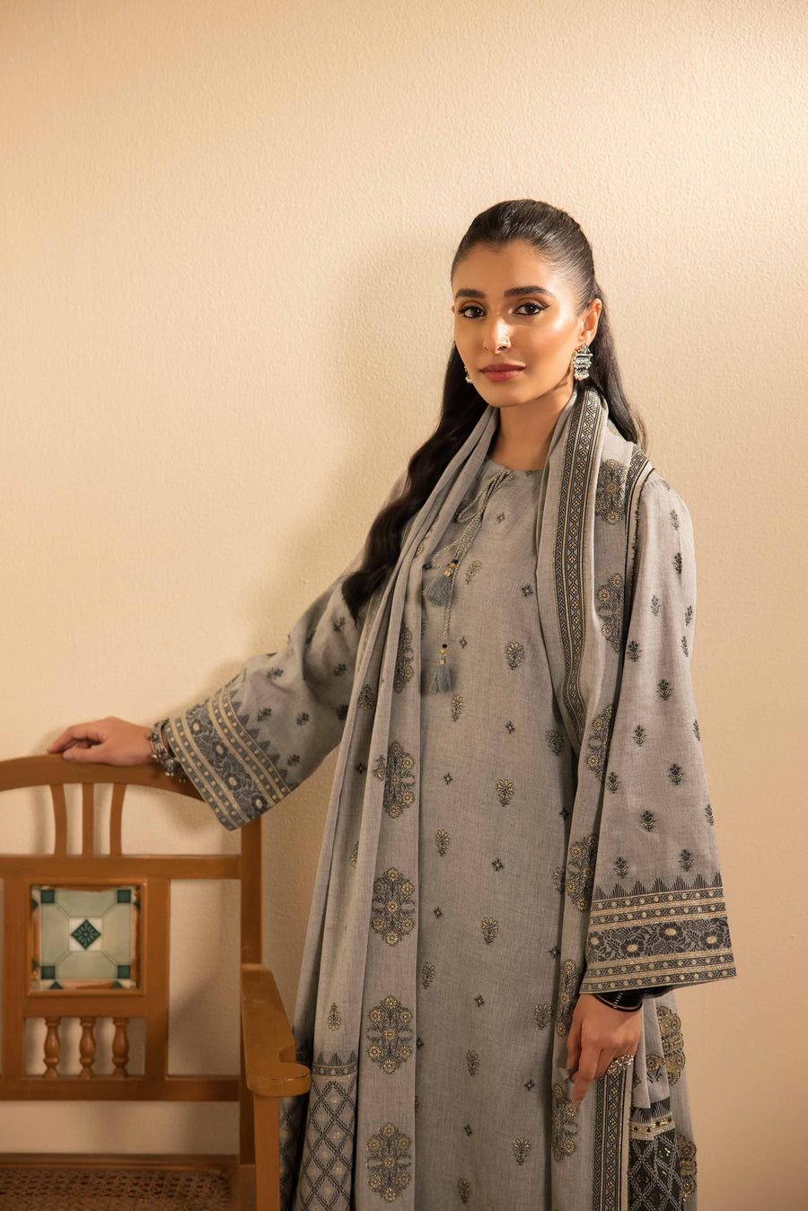 Nishat Spring it on Embroidered Jacquard Unstitched 2Pc Suit - 42401010