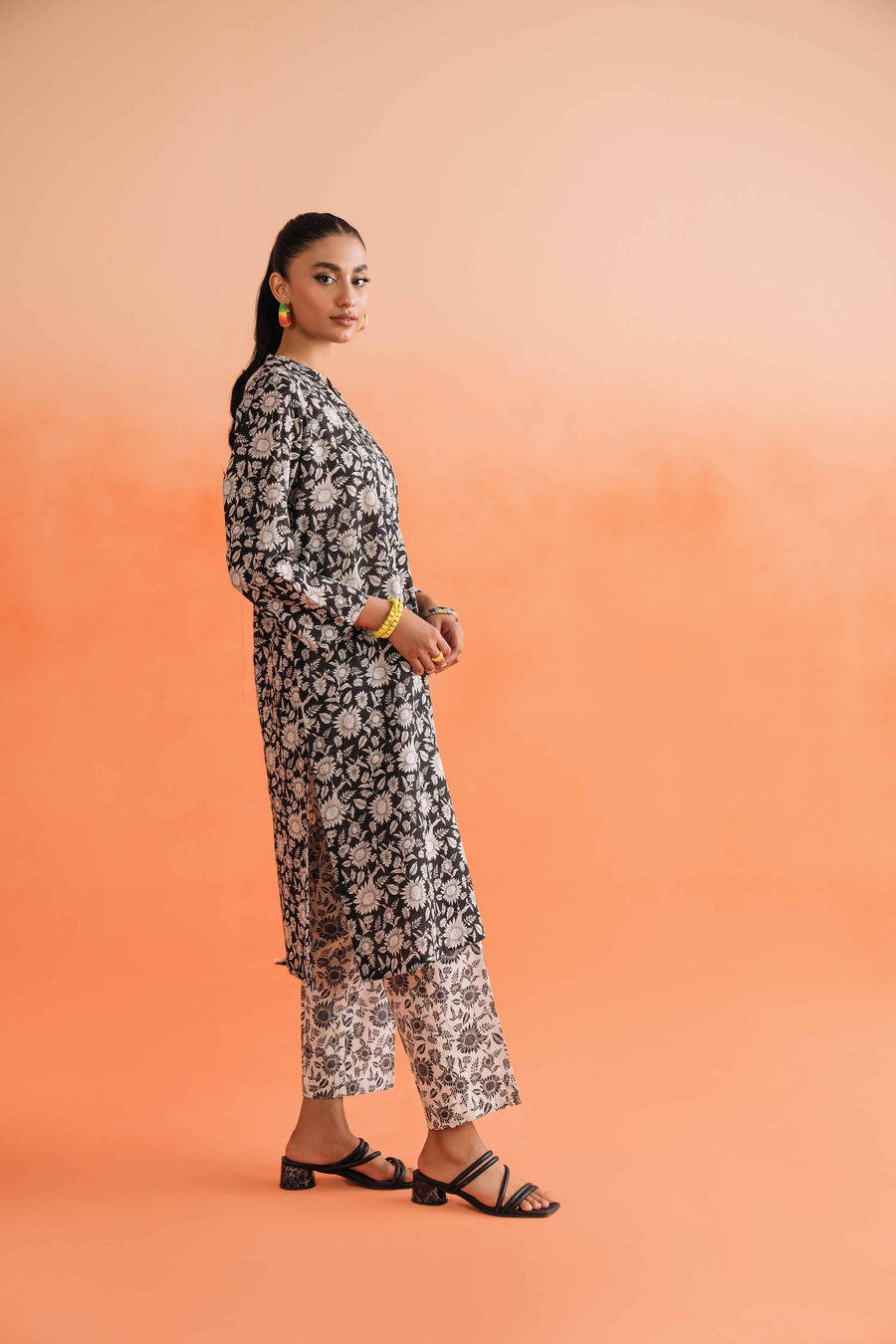 Nishat Spring it on Printed Cambric Unstitched 2Pc Suit - 42401013
