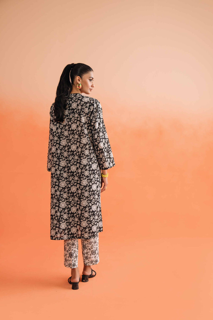 Nishat Spring it on Printed Cambric Unstitched 2Pc Suit - 42401013