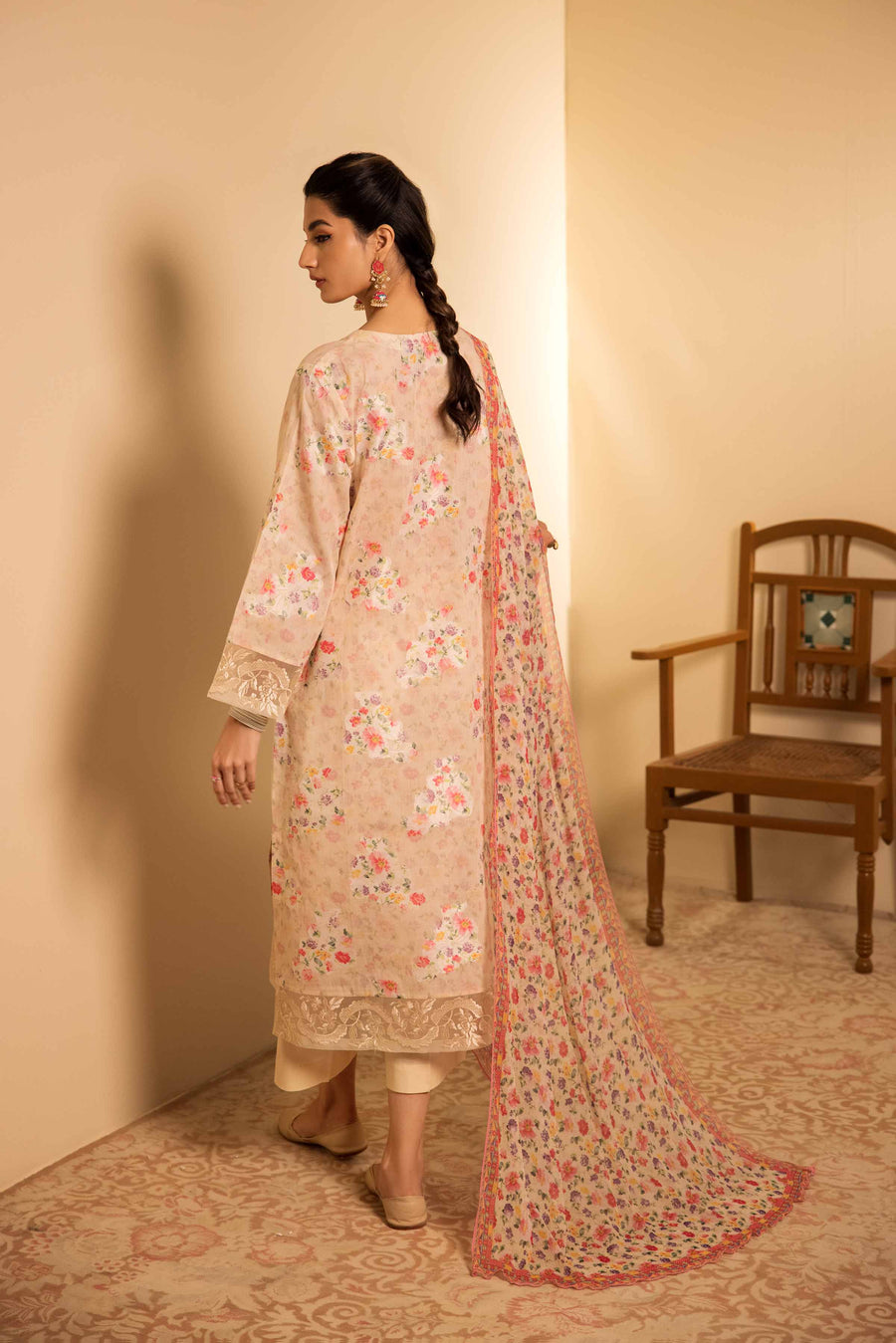 Nishat Spring it on Embroidered Jacquard Unstitched 3Pc Suit - 42401017