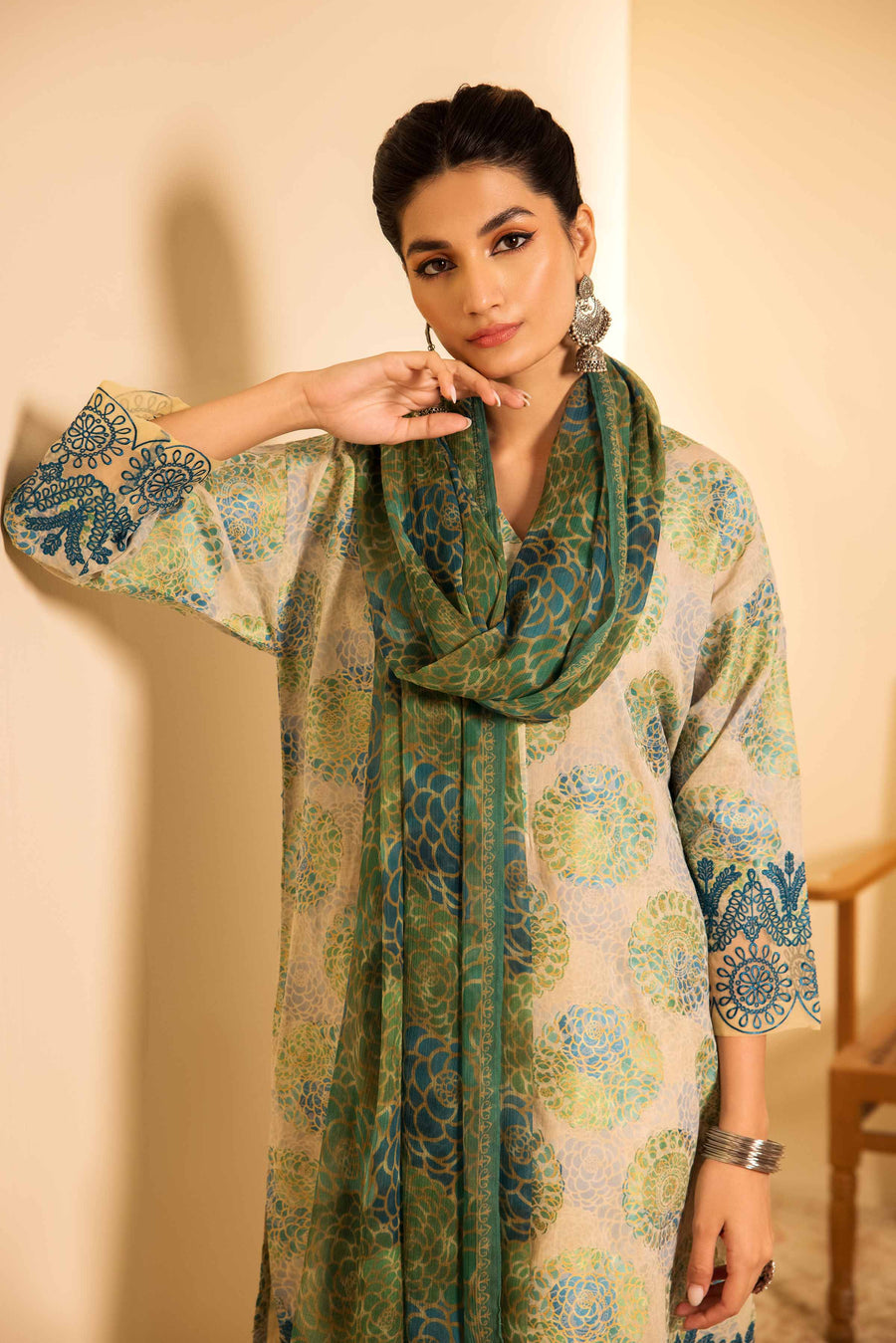Nishat Spring it on Embroidered Jacquard Unstitched 3Pc Suit - 42401019