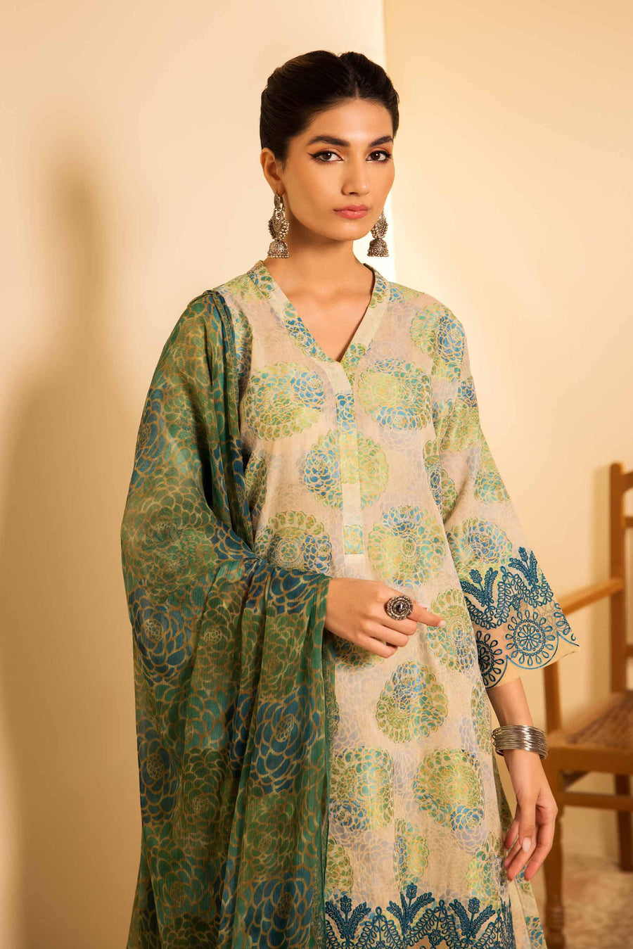 Nishat Spring it on Embroidered Jacquard Unstitched 3Pc Suit - 42401019
