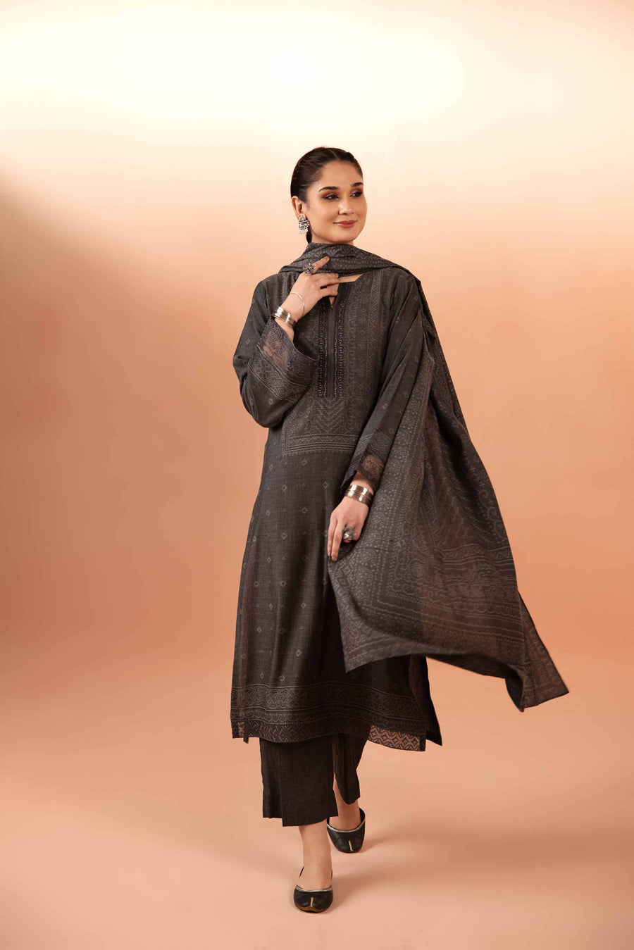 Nishat Spring it on Embroidered Jacquard Unstitched 3Pc Suit - 42401029