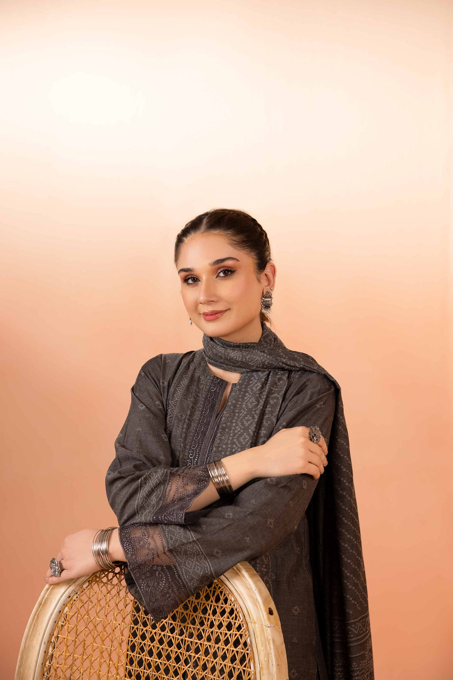 Nishat Spring it on Embroidered Jacquard Unstitched 3Pc Suit - 42401029