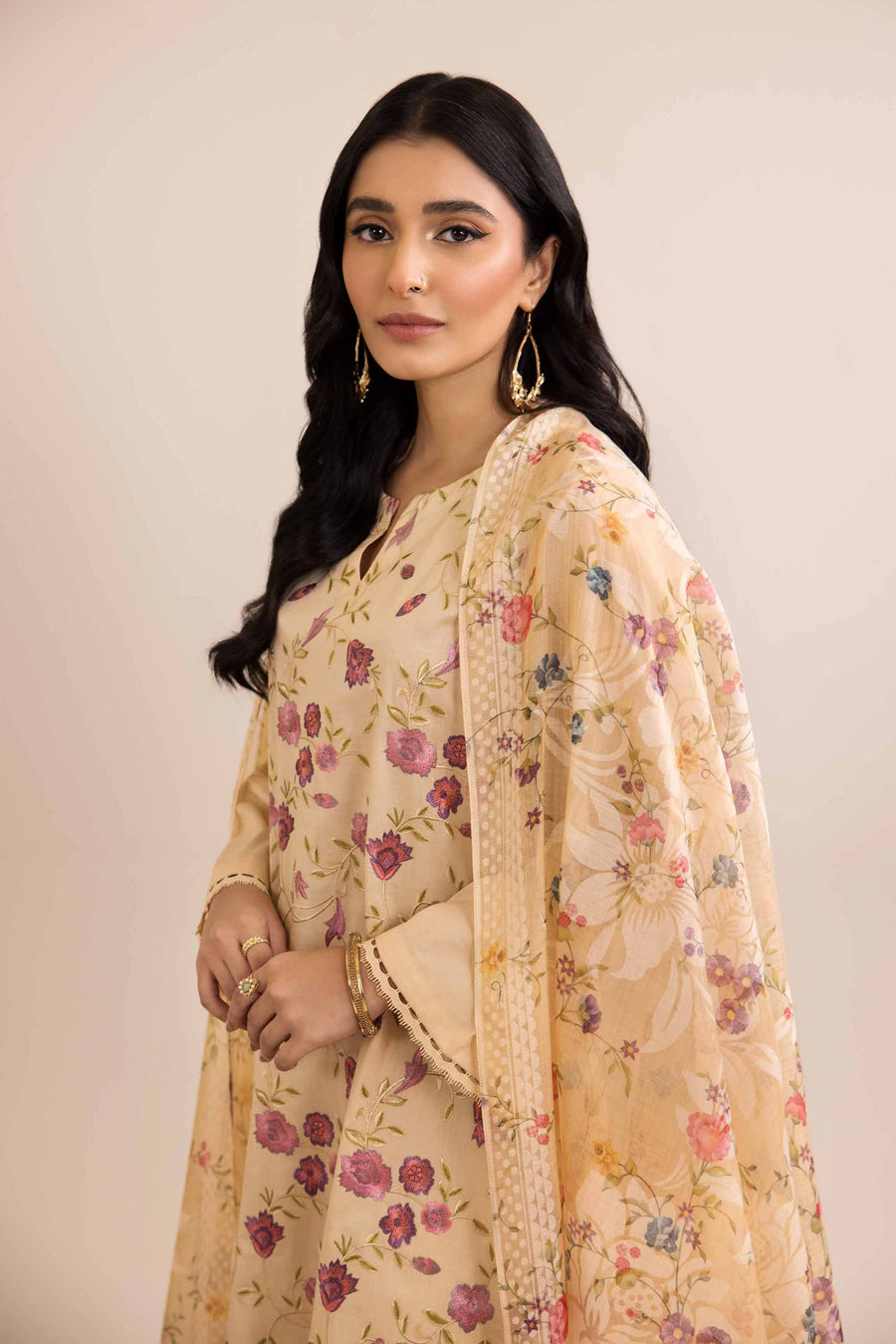 Nishat Spring it on Embroidered Cambric Unstitched 3Pc Suit - 42401039