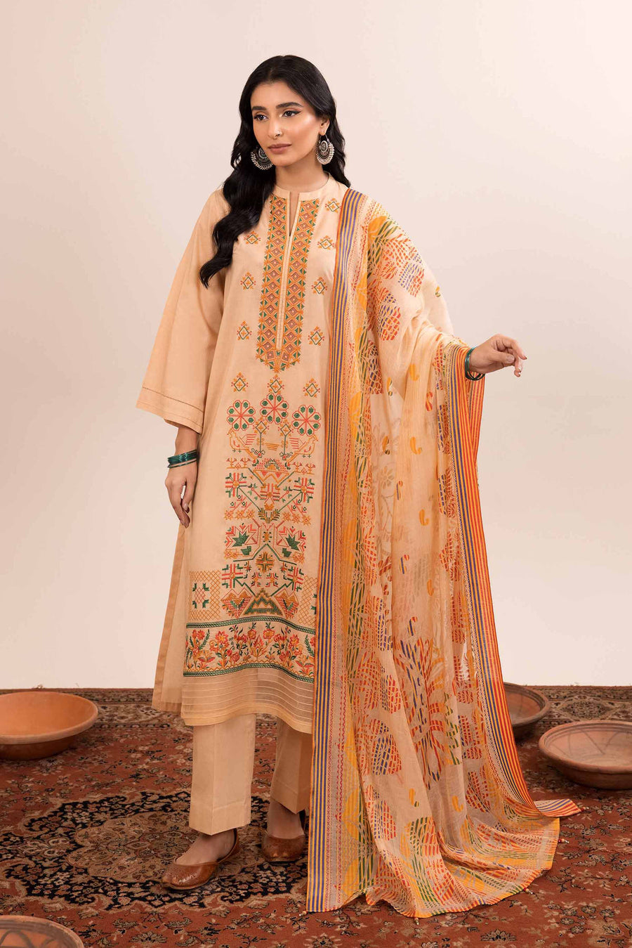 Nishat Spring it on Embroidered Cambric Unstitched 3Pc Suit - 42401040