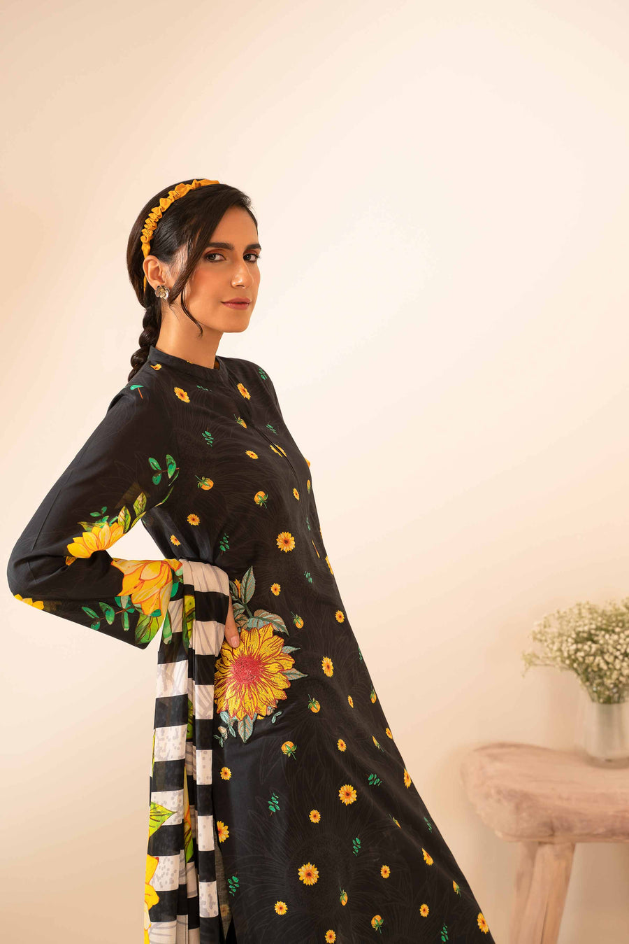 Nishat Summer Unstitched Embroidered Lawn 3Pc Suit - 42401047