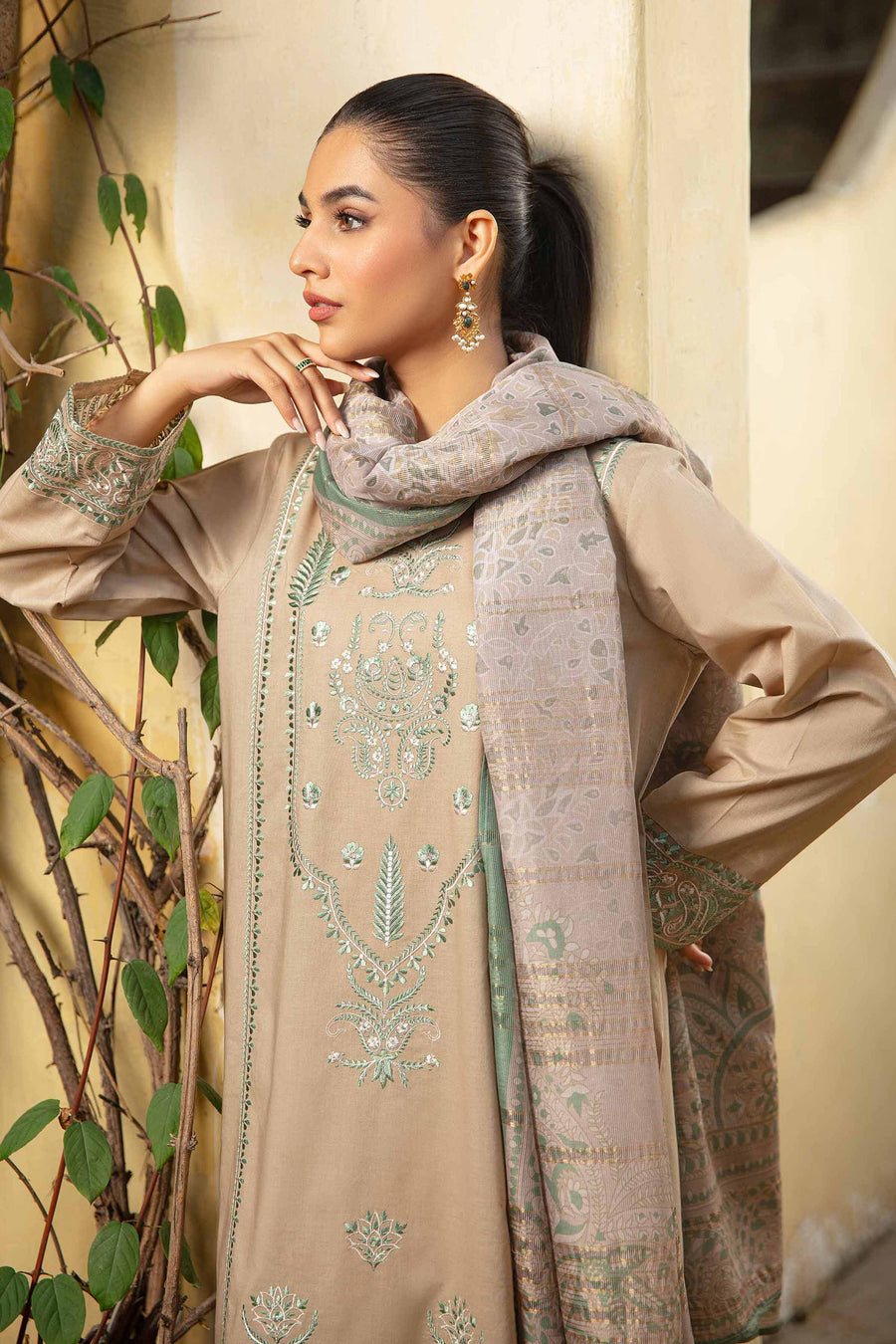 Nishat Summer Unstitched Embroidered Cambric 3Pc Suit - 42401078