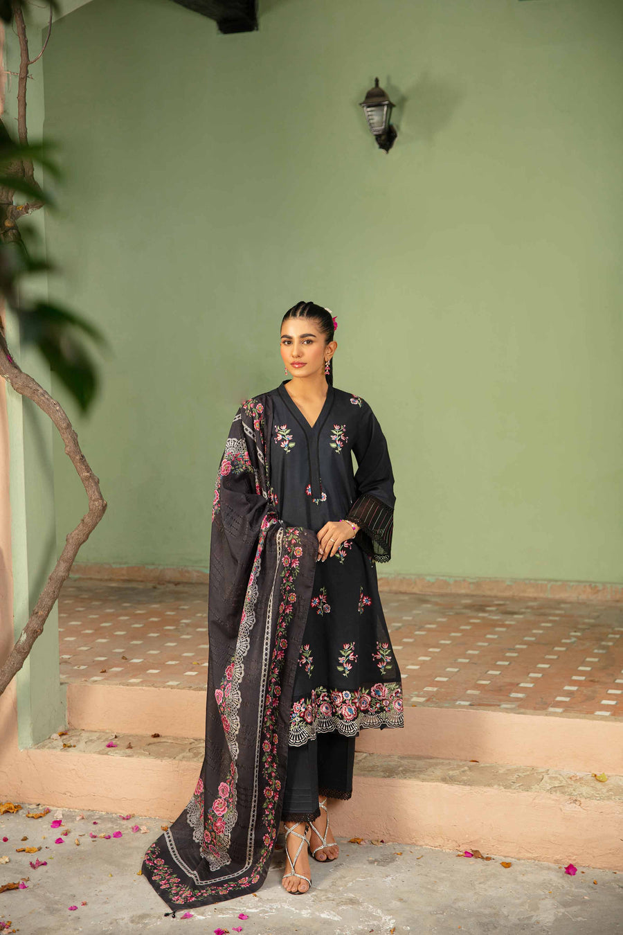 Nishat Summer Unstitched Embroidered Cambric 3Pc Suit - 42401084