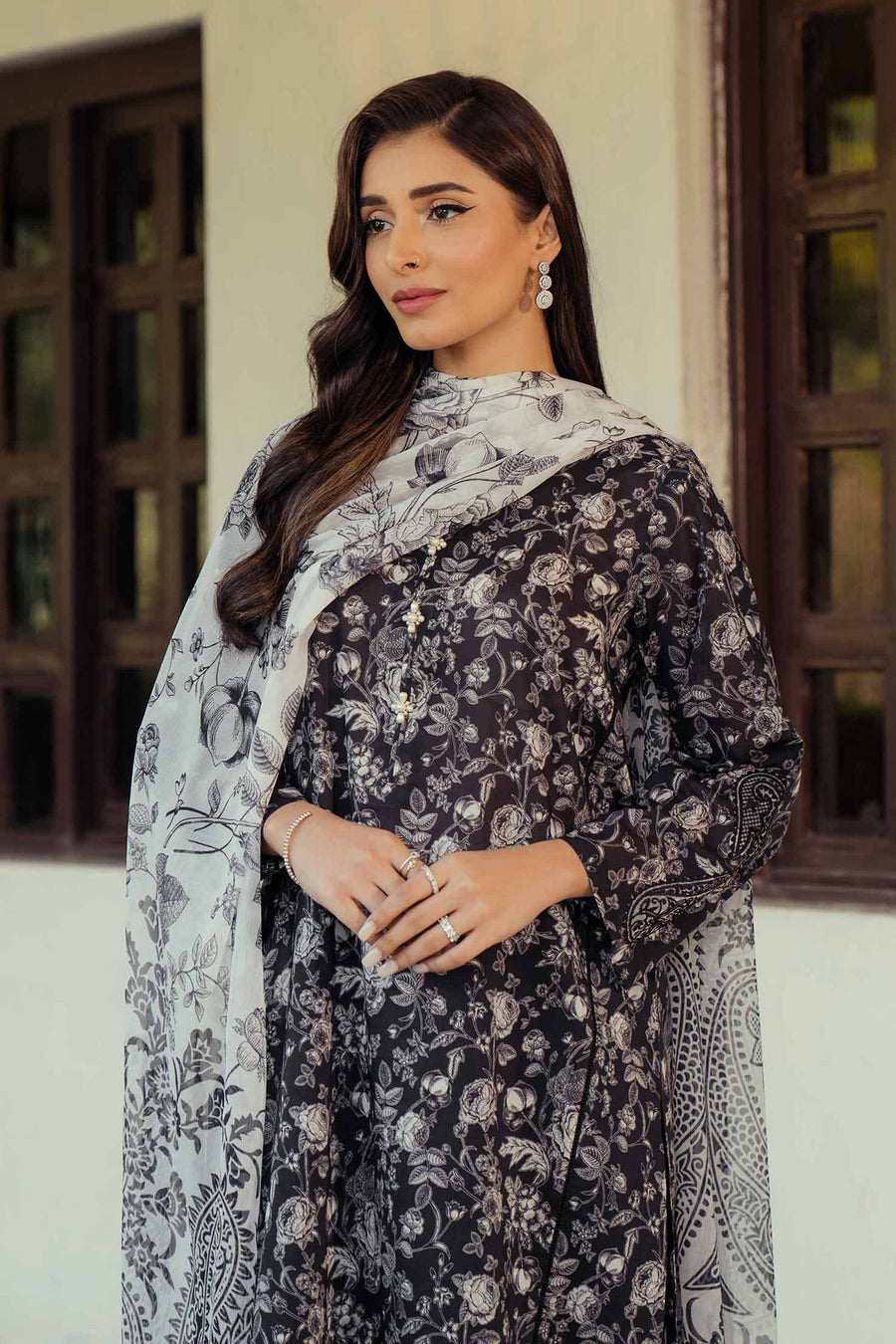 Nishat Summer Unstitched Embroidered Lawn 2Pc Suit - 42401091