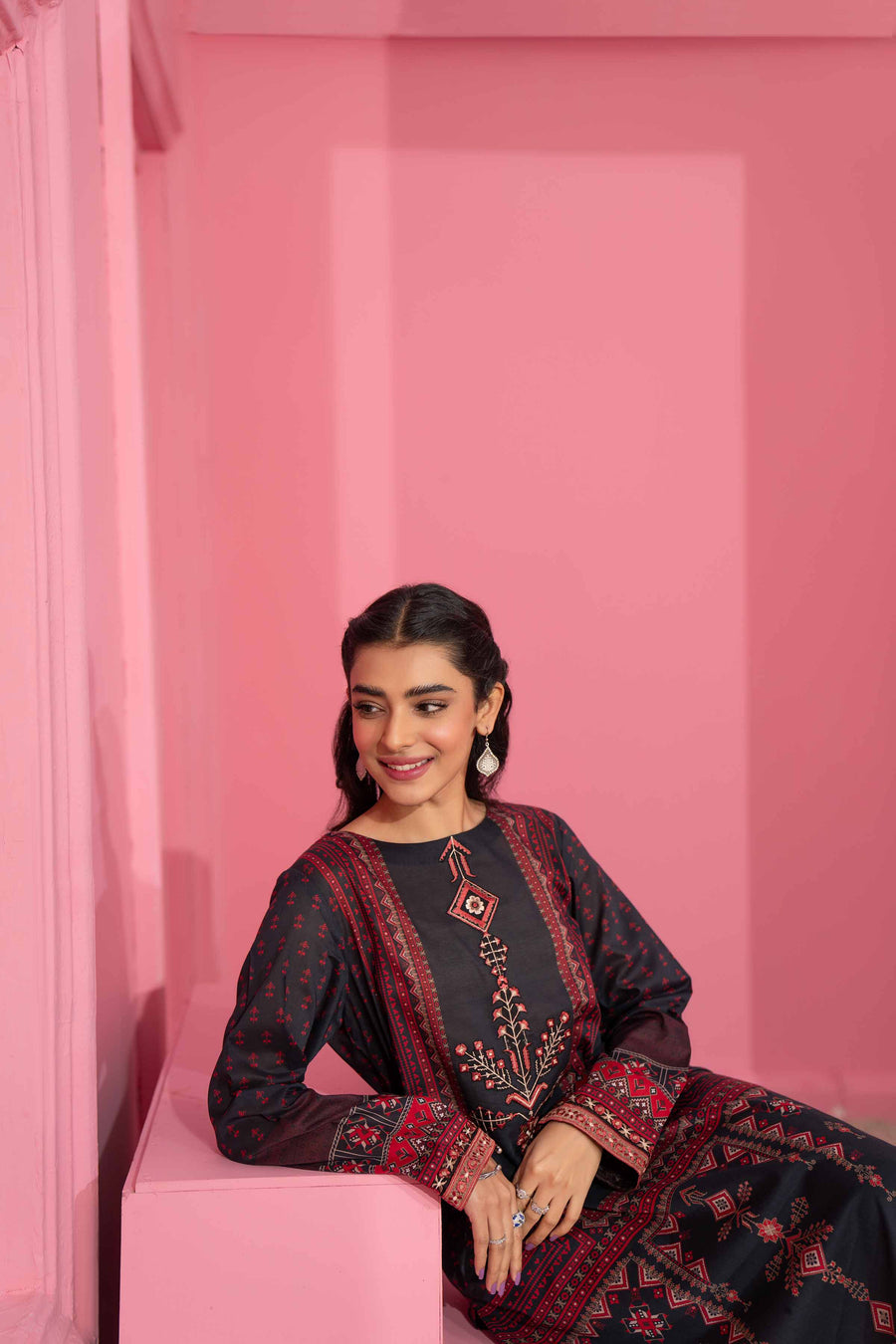 Nishat Summer Unstitched Embroidered Lawn 2Pc Suit - 42401101