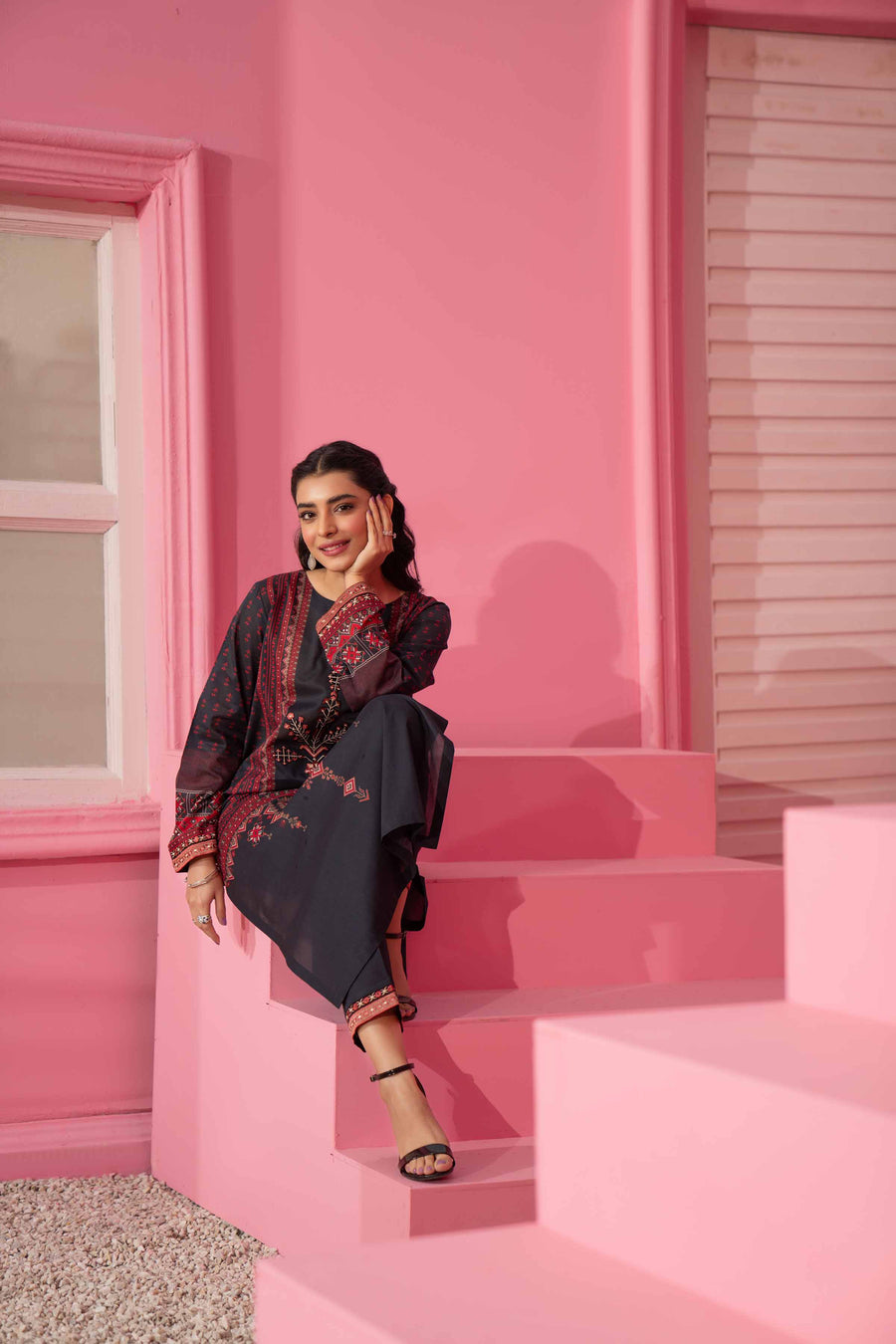 Nishat Summer Unstitched Embroidered Lawn 2Pc Suit - 42401101
