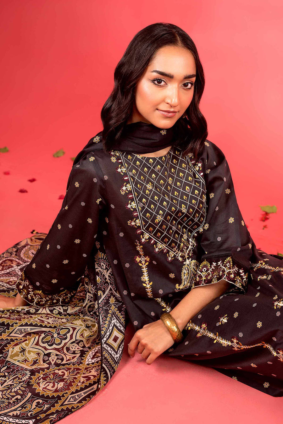 Nishat Summer Unstitched Embroidered Lawn 3Pc Suit - 42401118