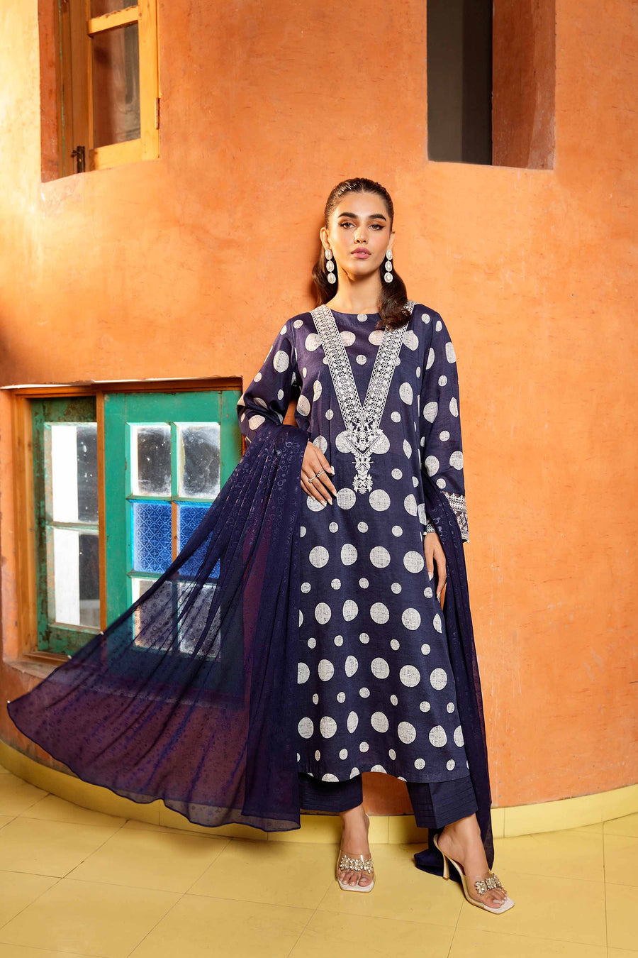 Nishat Summer Unstitched Embroidered Lawn 3Pc Suit - 42401149