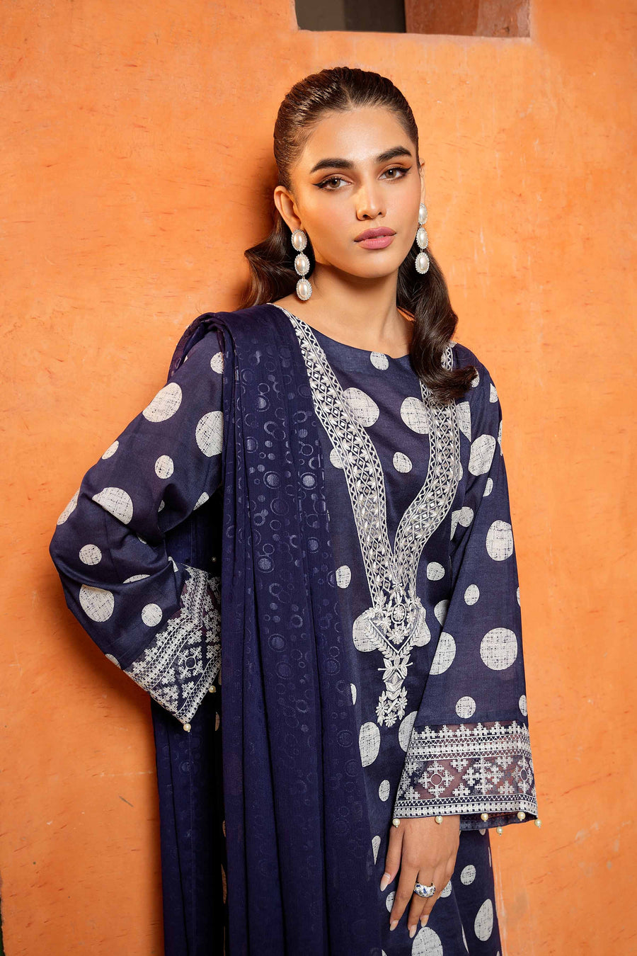 Nishat Summer Unstitched Embroidered Lawn 3Pc Suit - 42401149
