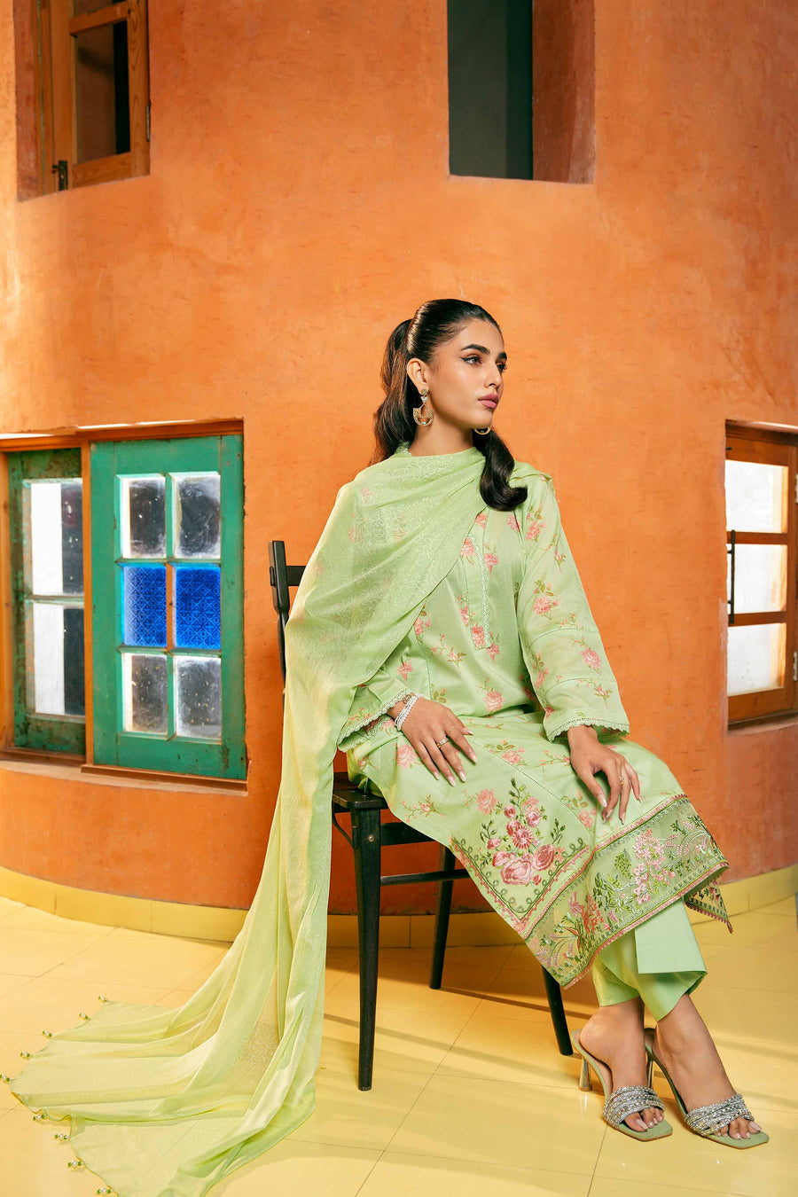 Nishat Summer Unstitched Embroidered Lawn 3Pc Suit - 42401156