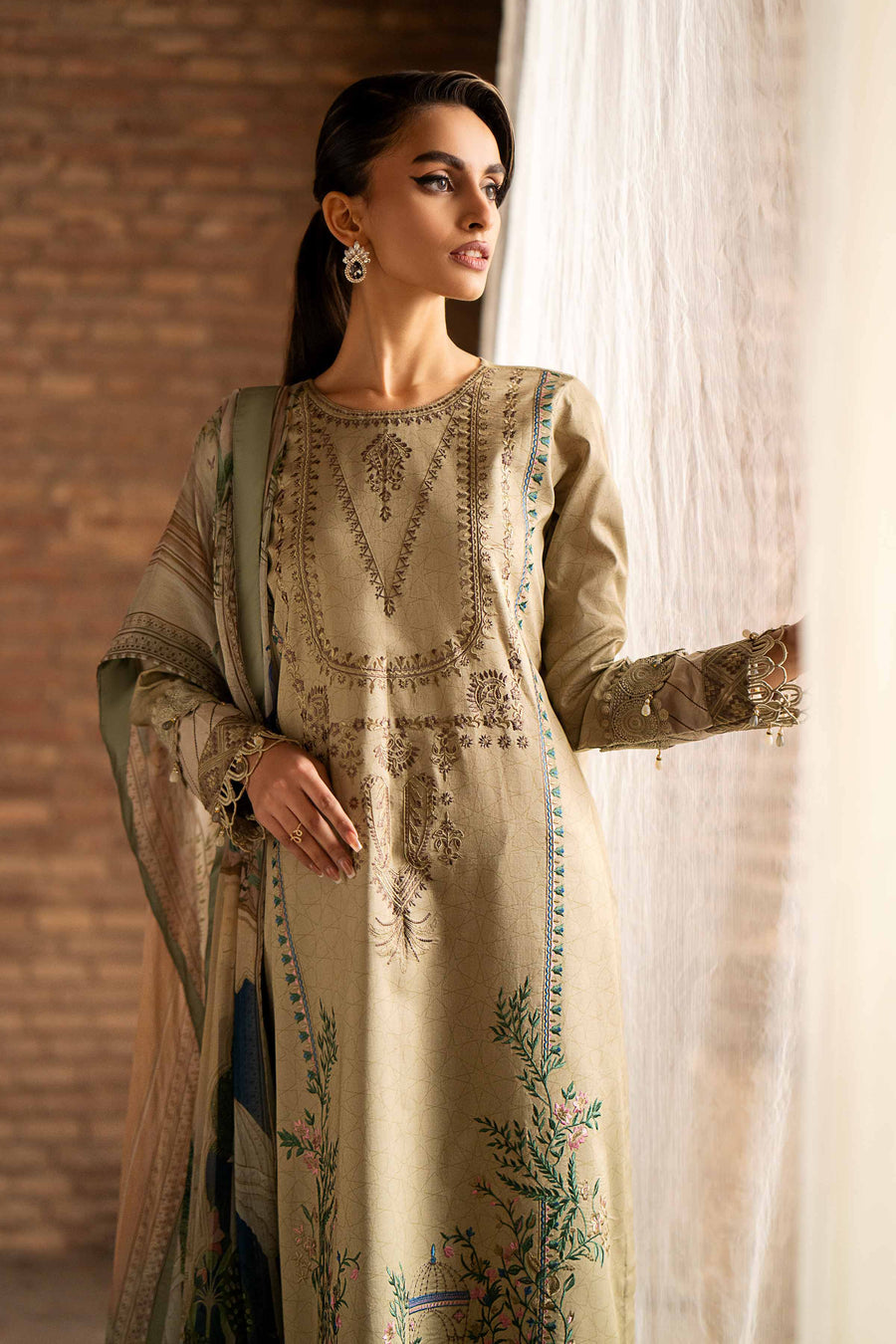Nishat Summer Unstitched Embroidered Lawn 3Pc Suit - 42401163