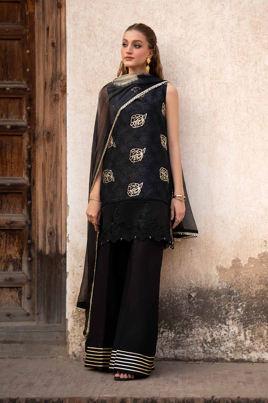 Nishat Summer Unstitched Embroidered Lawn 3Pc Suit - 42401166
