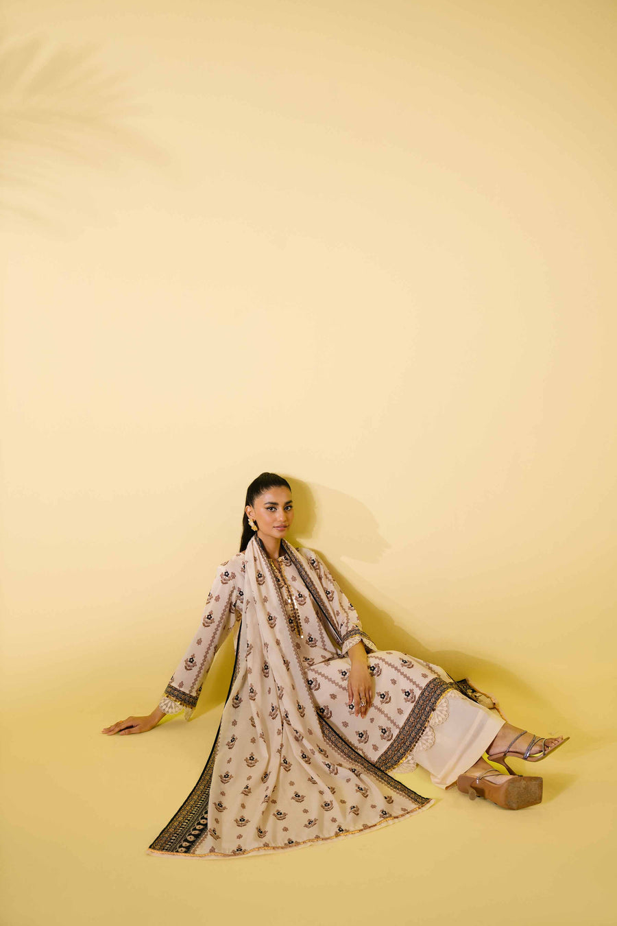 Nishat Festive Eid Printed Lawn Unstitched 3Pc Suit - 42401322