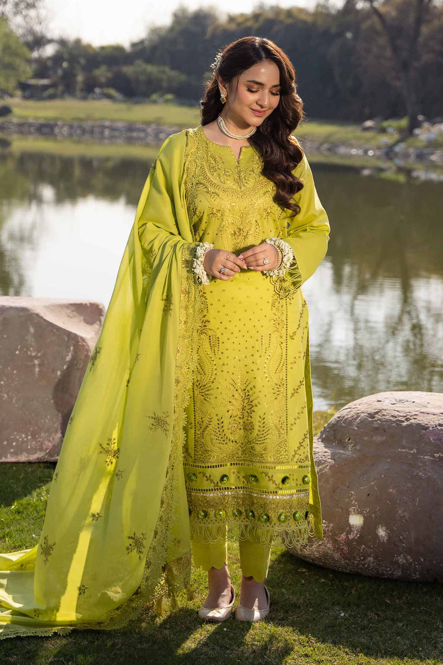 Nishat Festive Eid Embroidered Swiss Lawn Unstitched 3Pc Suit - 42401336