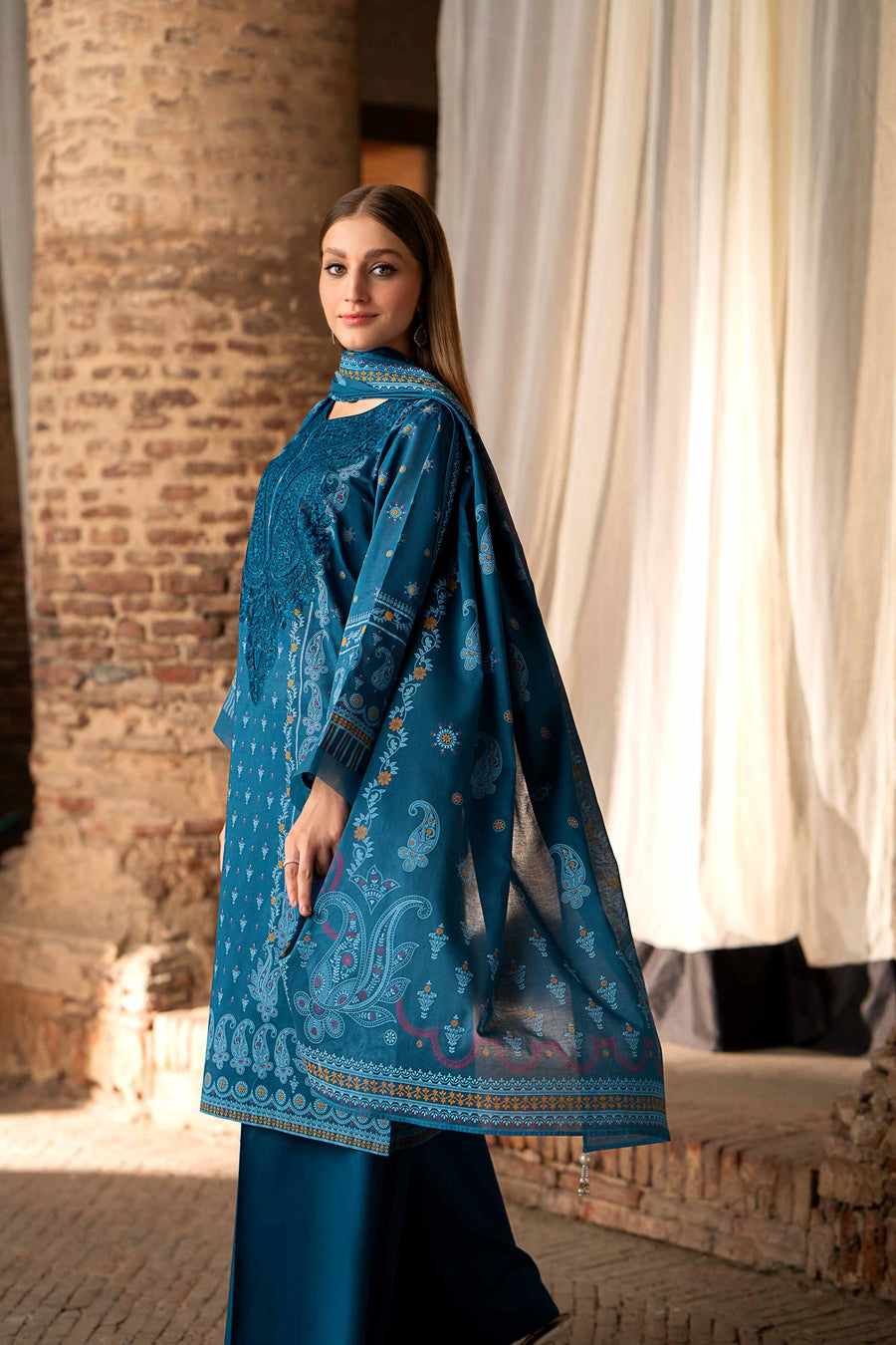 Nishat Summer Unstitched Embroidered Lawn 3Pc Suit - 42401890