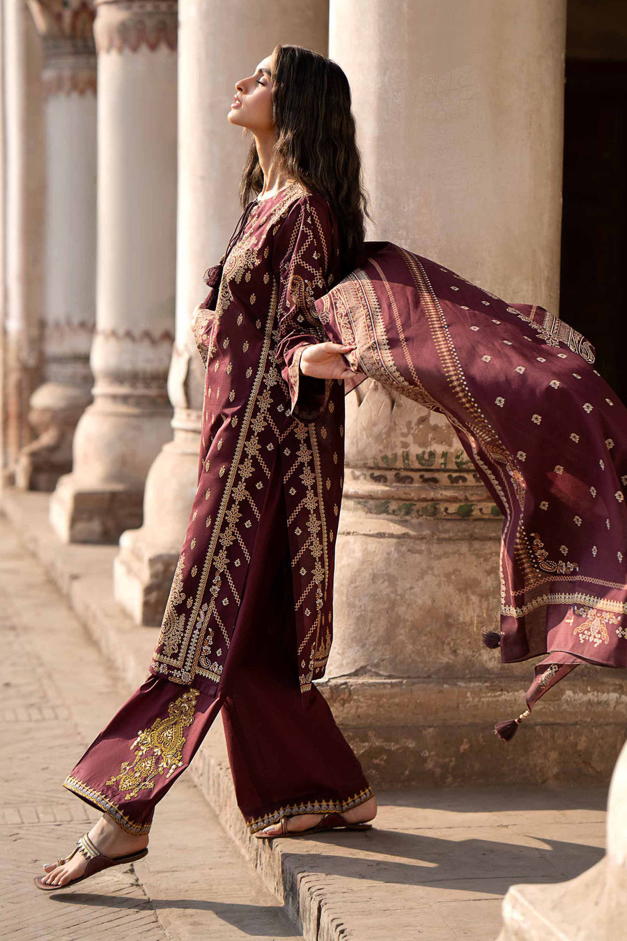 Nishat Summer Unstitched Embroidered Lawn 3Pc Suit - 42401891