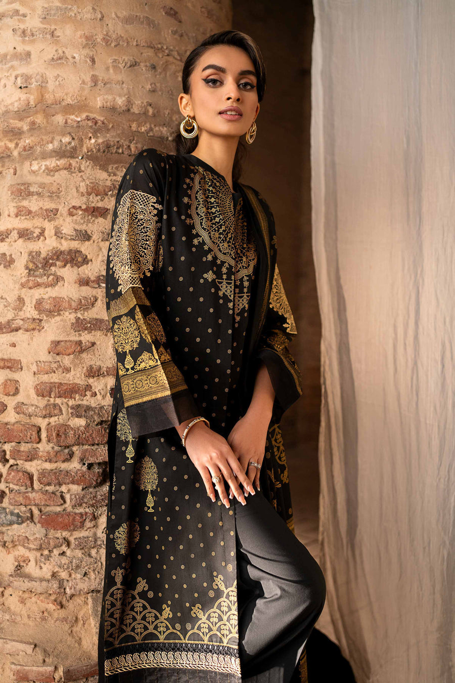 Nishat Summer Unstitched Embroidered Lawn 3Pc Suit - 42401892