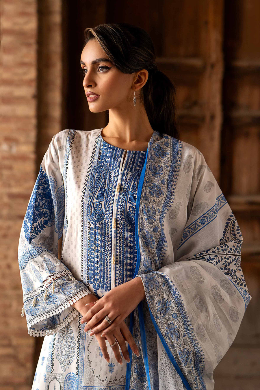 Nishat Summer Unstitched Embroidered Lawn 3Pc Suit - 42401894