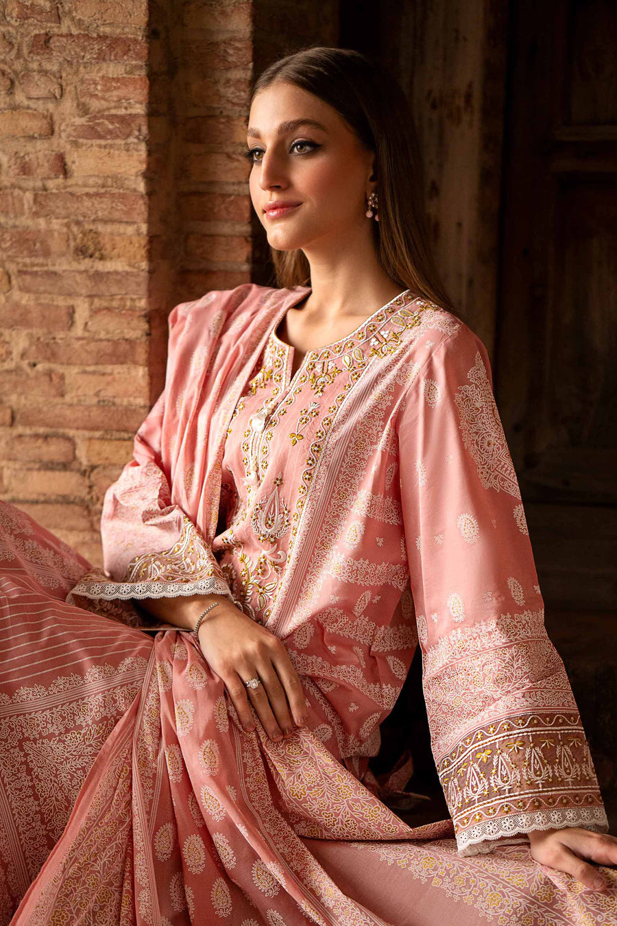 Nishat Summer Unstitched Embroidered Lawn 3Pc Suit - 42401895