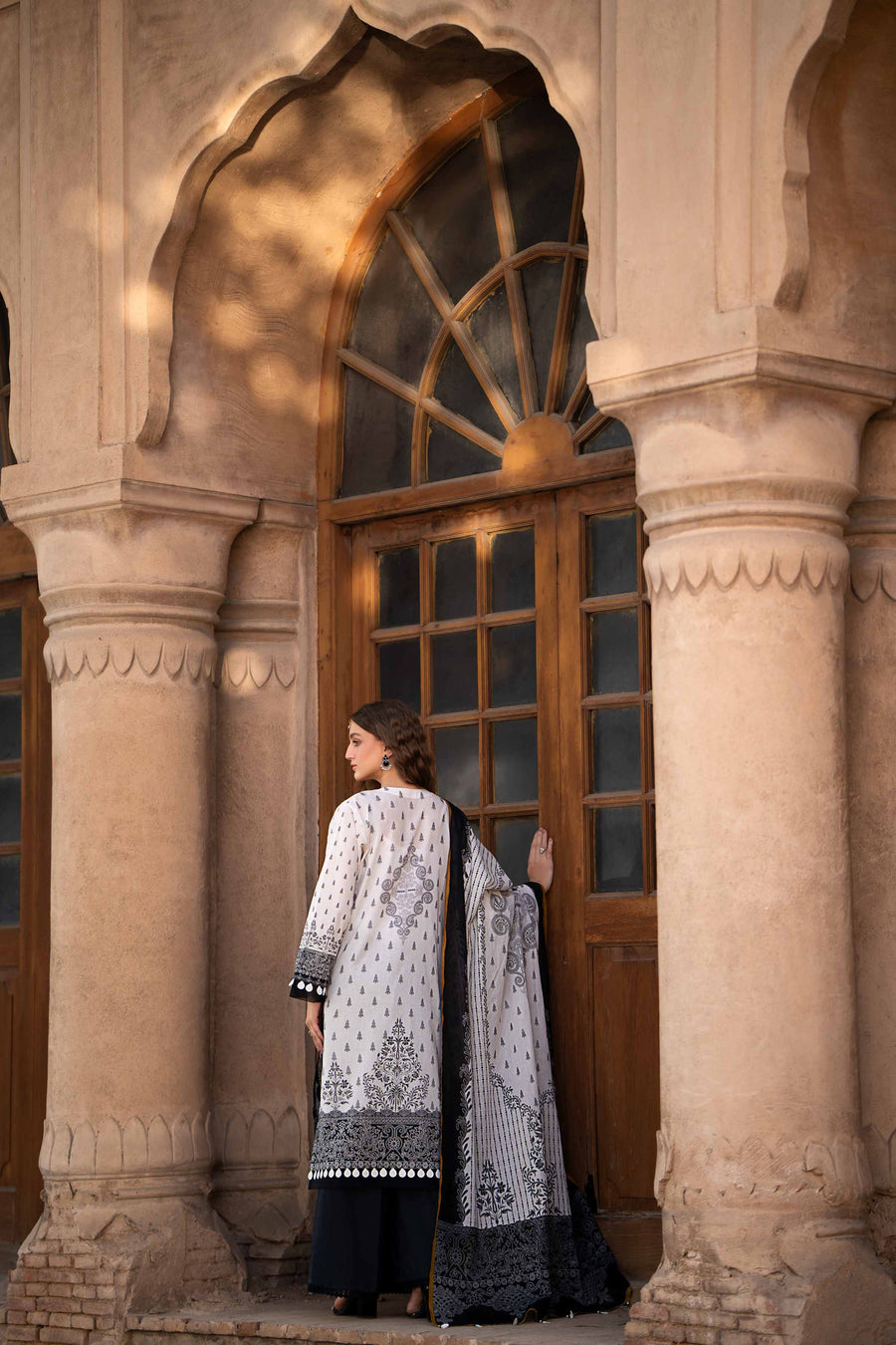 Nishat Summer Unstitched Embroidered Lawn 3Pc Suit - 42401896