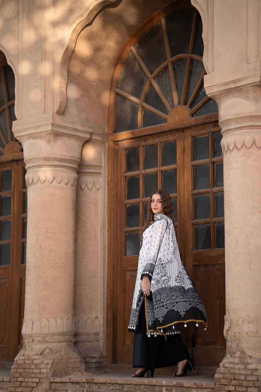 Nishat Summer Unstitched Embroidered Lawn 3Pc Suit - 42401896