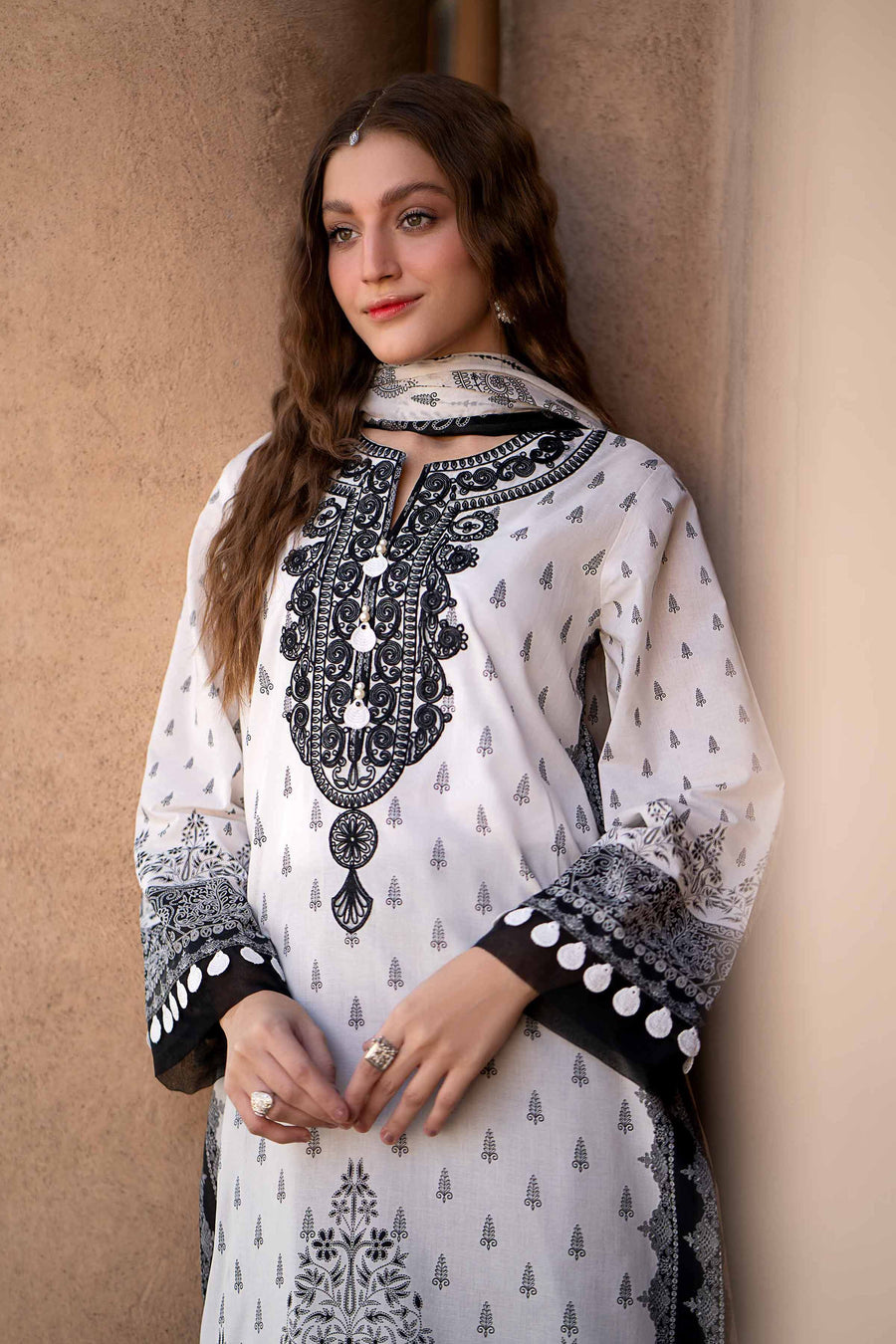 Nishat Summer Unstitched Embroidered Lawn 3Pc Suit - 42401896