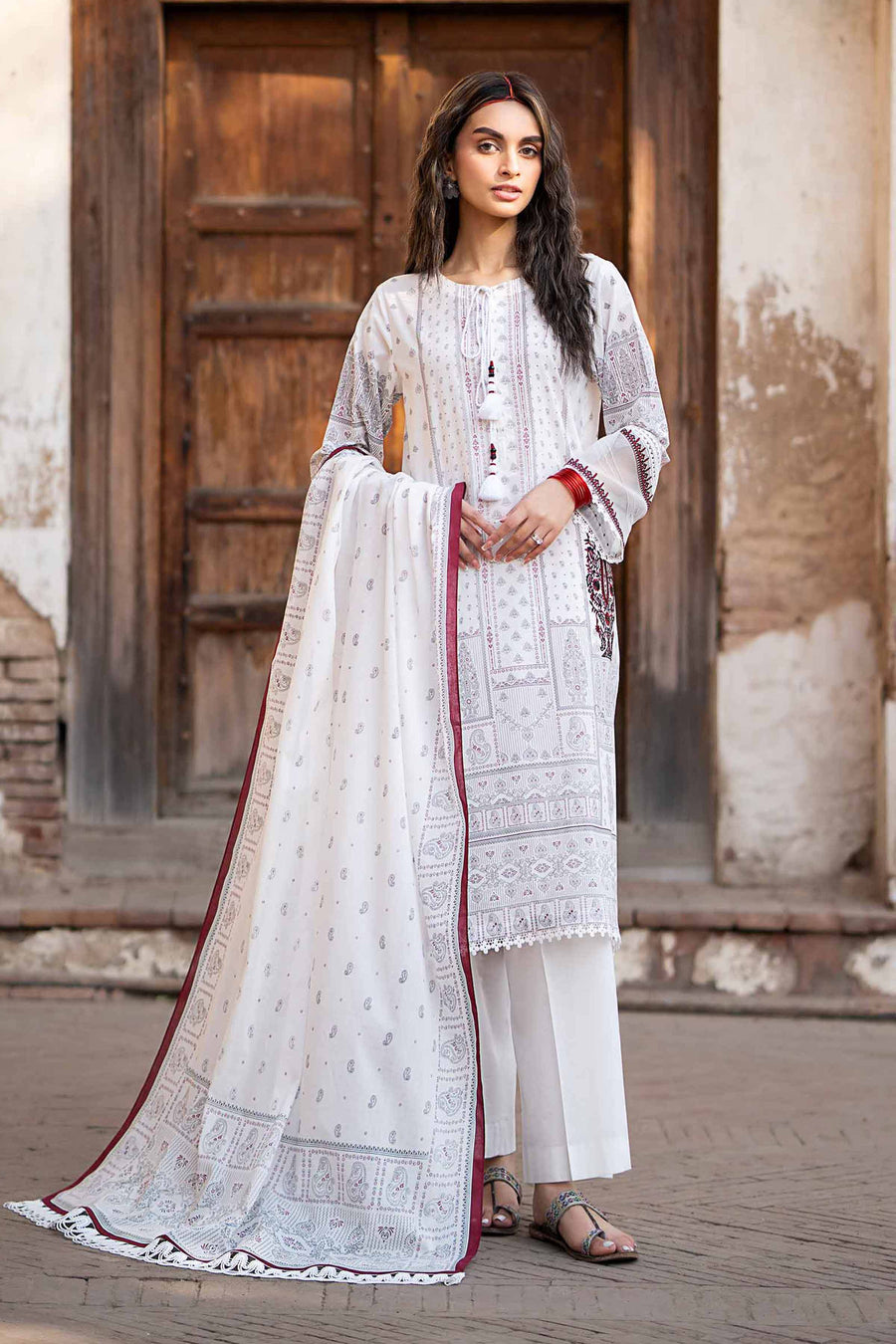 Nishat Summer Unstitched Embroidered Lawn 3Pc Suit - 42401900