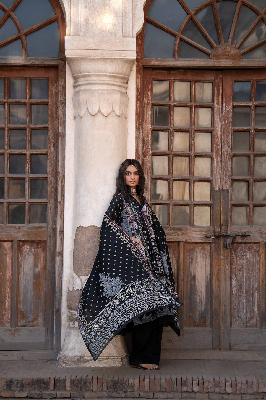 Nishat Summer Unstitched Embroidered Lawn 3Pc Suit - 42401903