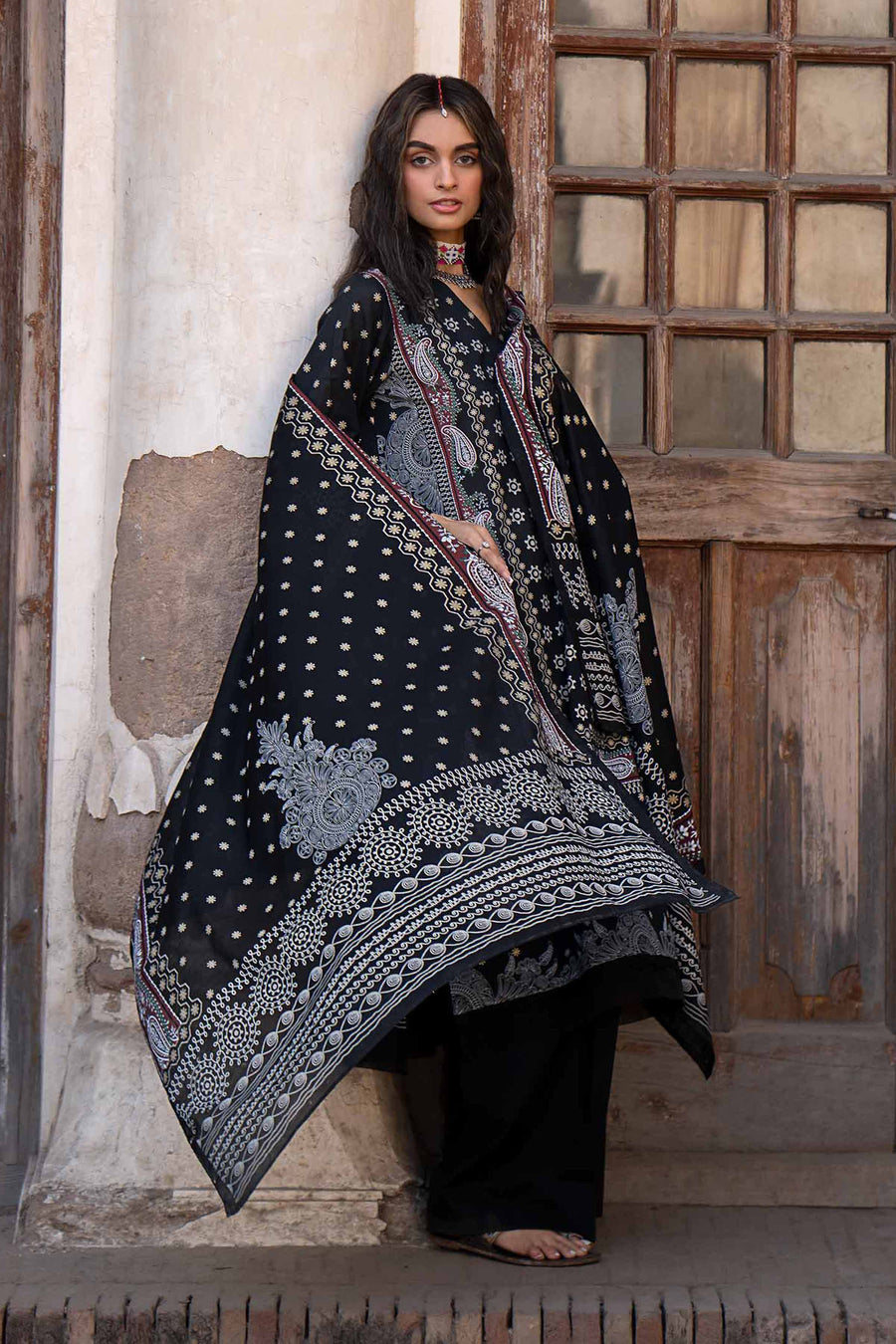 Nishat Summer Unstitched Embroidered Lawn 3Pc Suit - 42401903