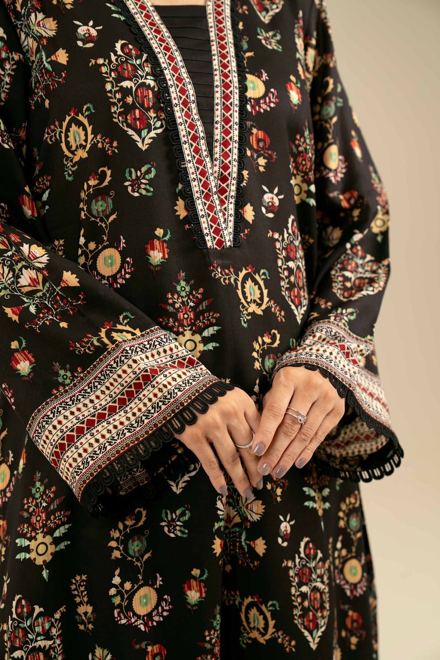 Nishat Fall Fantasy Printed Lawn Unstitched 3Pc Suit - 42402100