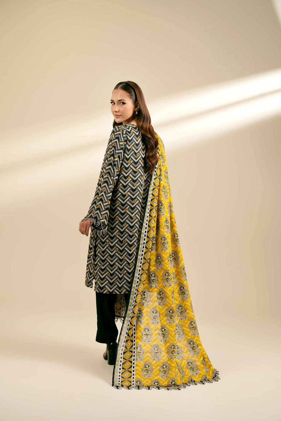 Nishat Fall Fantasy Printed Lawn Unstitched 3Pc Suit - 42402118