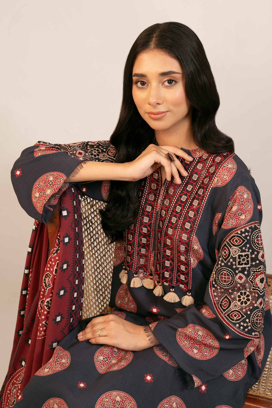 Nishat Any Day Embroidered Linen Unstitched 3Pc Suit - 42404102