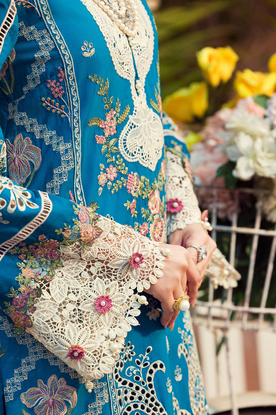 Motifz Premium Embroidered Lawn Unstitched 3Pc Suit 4424-GUL-E-RANA