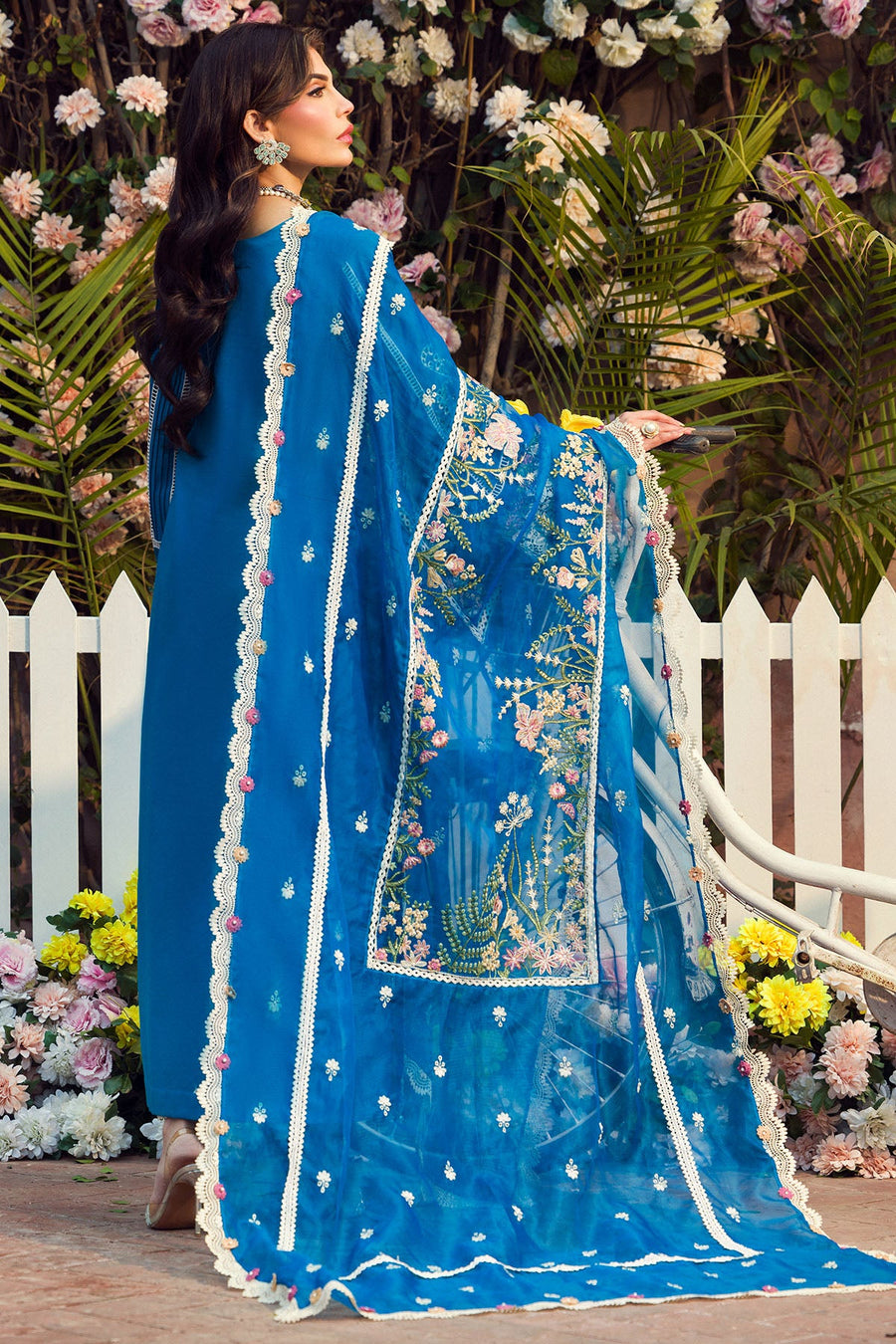 Motifz Premium Embroidered Lawn Unstitched 3Pc Suit 4424-GUL-E-RANA