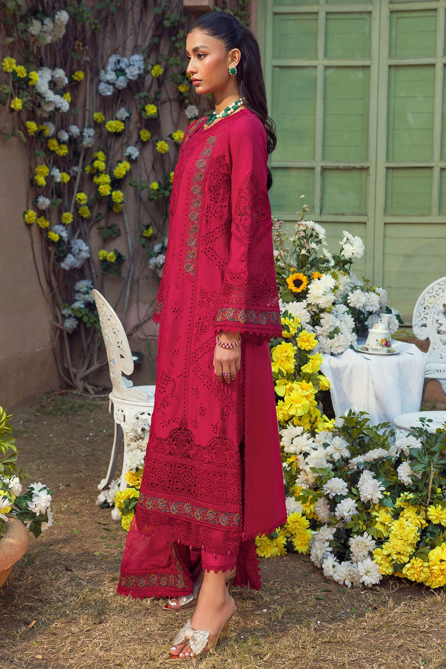 Motifz Premium Embroidered Lawn Unstitched 3Pc Suit 4425-ZOHRA-JABEEN