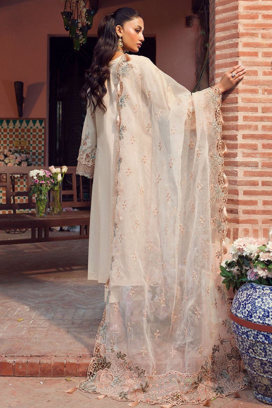 Motifz Premium Embroidered Lawn Unstitched 3Pc Suit 4426-JANNAT